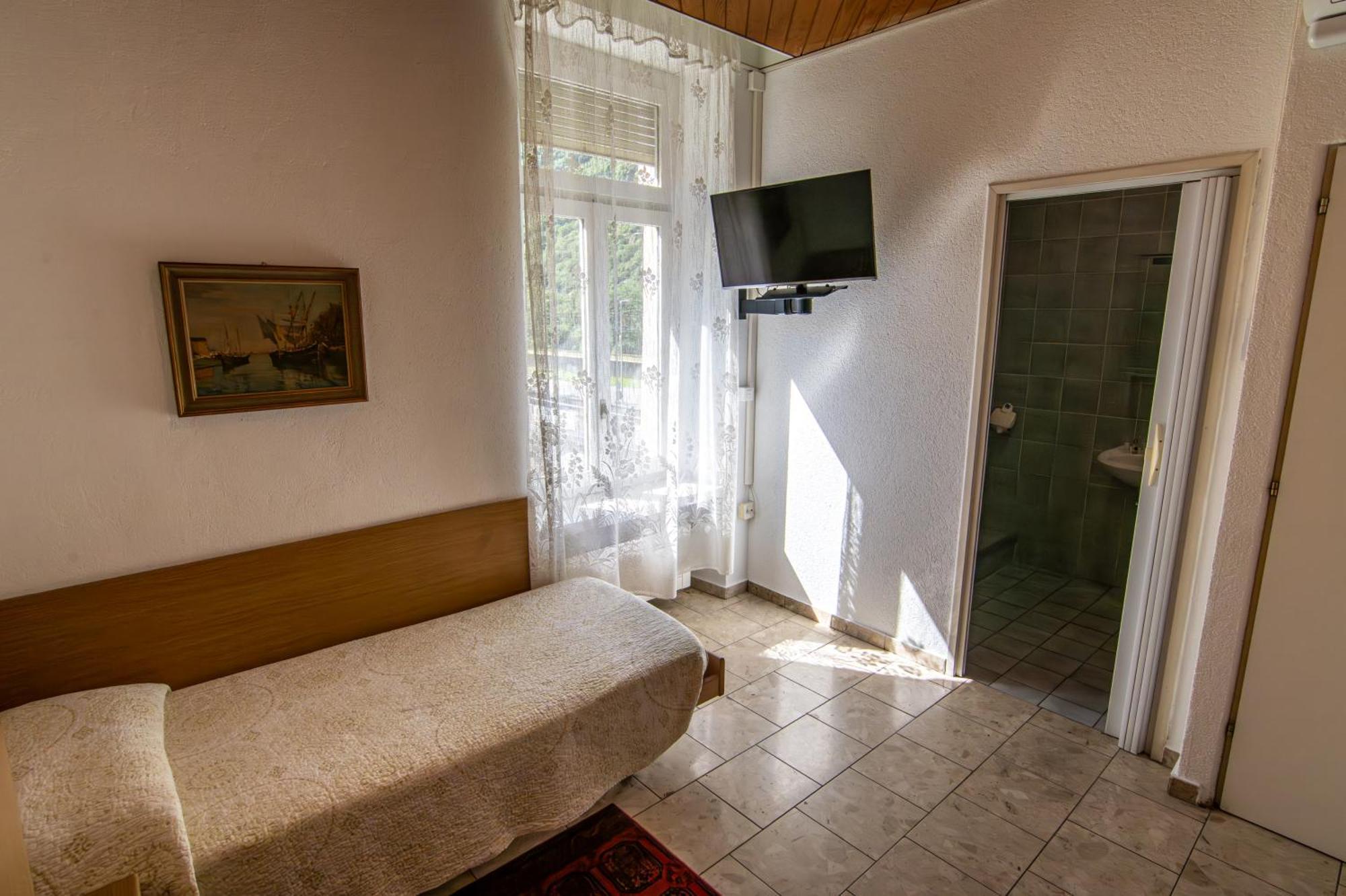 Albergo Stazione Bodio Bagian luar foto